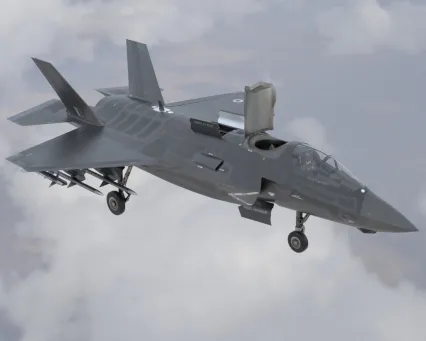 F35舰载机战斗机带驾驶舱控制台舱门可开关